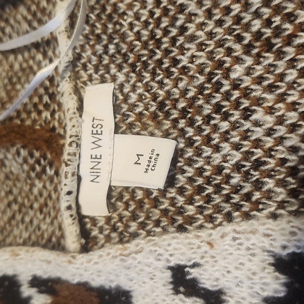 Nine West Brand Leopard Print Extra Long Cardigan Sweater. Size Medium - Picture 4 of 5